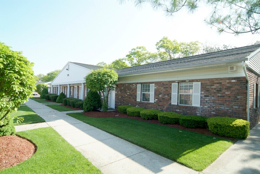 Primary Photo Of 1743 North Ocean Ave, Medford Office Residential For Lease