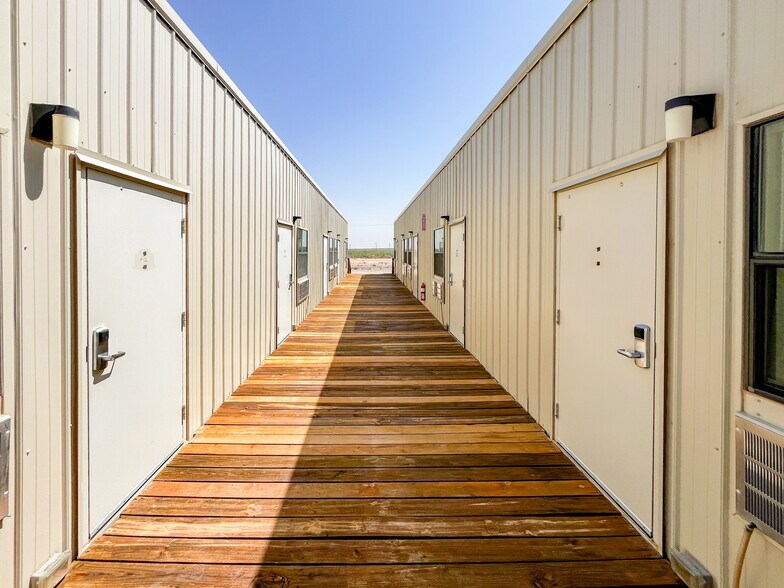 More Photos Of 906 S Highway 285, Pecos Warehouse For Sale