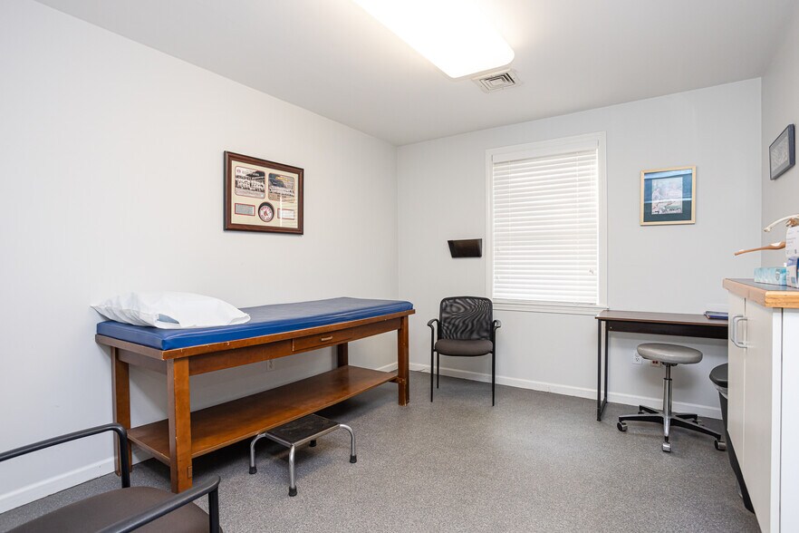 More Photos Of 345 Valley Rd, Middletown Medical For Sale