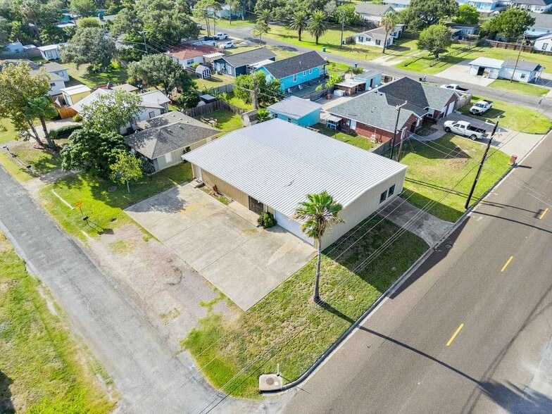 Primary Photo Of 724 Rowan St, Rockport Office For Sale