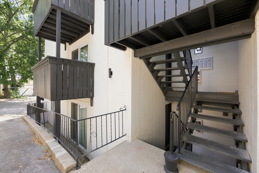More Photos Of 4911 Walnut St, Kansas City Apartments For Sale