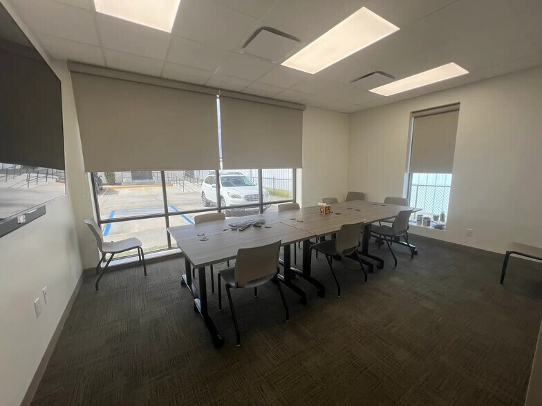 More Photos Of 5215 Essen Ln, Baton Rouge Office For Lease