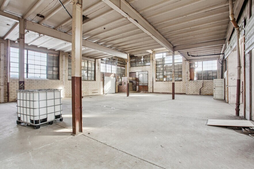 More Photos Of 4800 N Washington St, Denver Warehouse For Lease