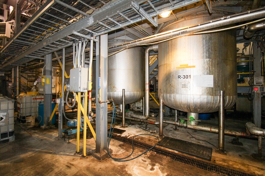 More Photos Of 5640 44th Ave S, Clinton Industrial For Sale