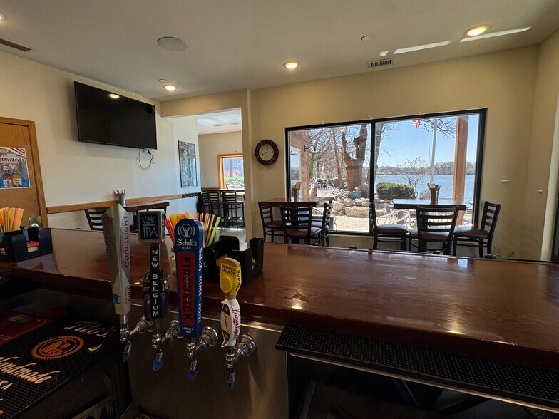 More Photos Of 501 Lake Ave, Fairmont Restaurant For Sale