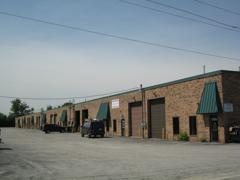 More Photos Of 12330-12358 S Latrobe Ave, Alsip Warehouse For Lease
