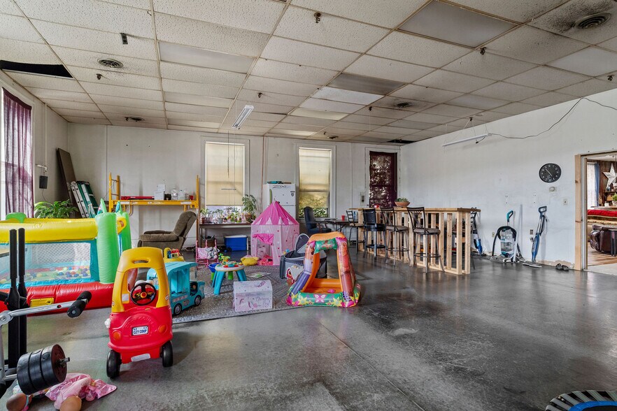 More Photos Of 109-111 Green St, Herkimer Office For Sale