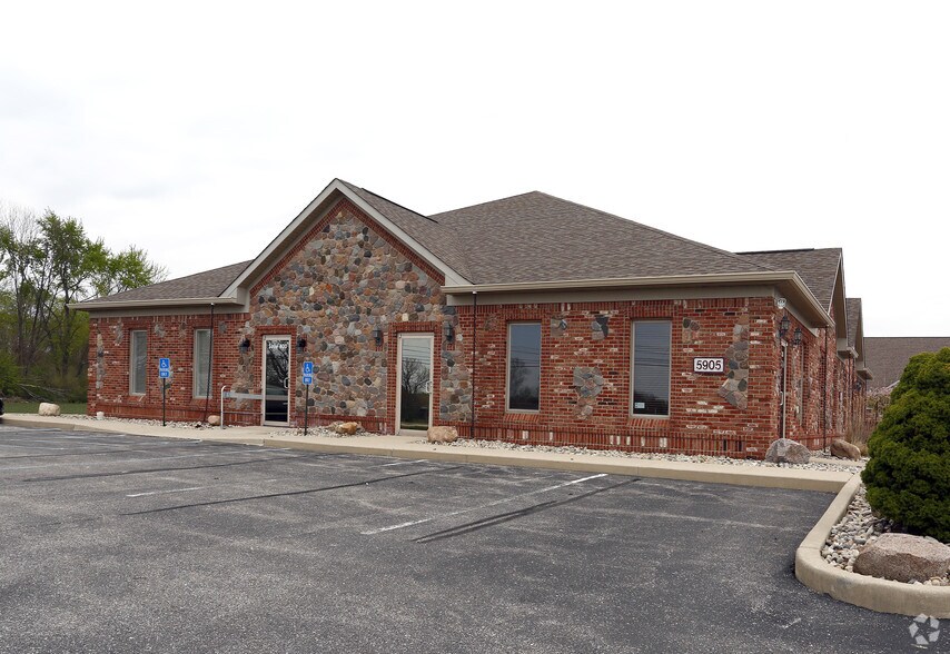 More Photos Of 5905 S Emerson Ave, Indianapolis Medical For Lease