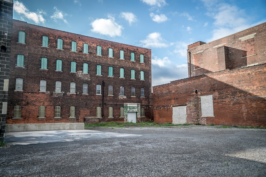 More Photos Of 703 Elk St, Buffalo Warehouse For Sale