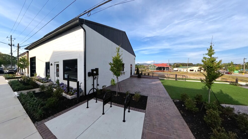More Photos Of 30 Wall St, Jasper Auto Repair For Lease