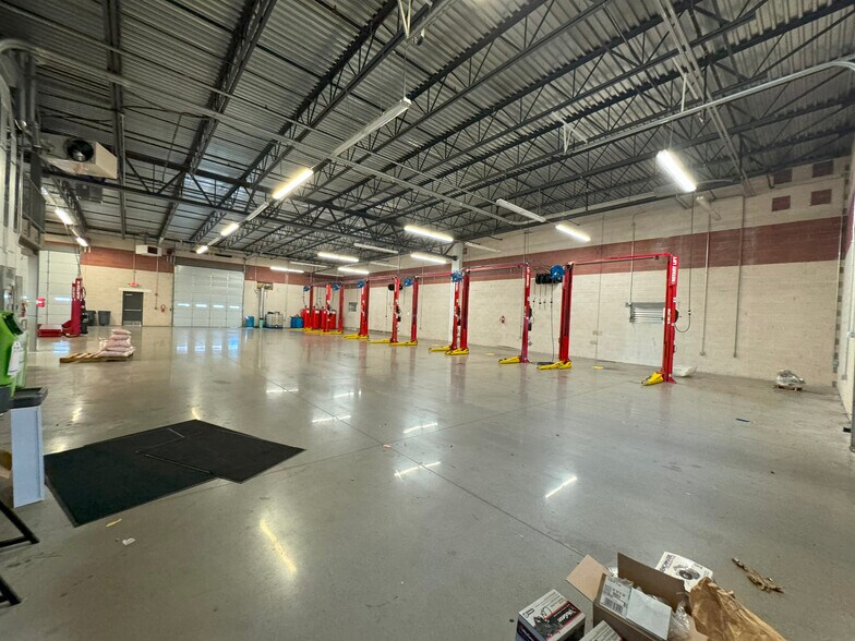 More Photos Of 3401 N Market St, Wilmington Auto Repair For Sale