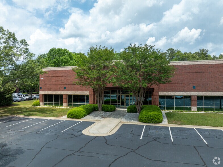 More Photos Of 4000 Johns Creek Ct, Suwanee Research And Development For Lease