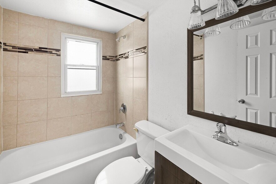 More Photos Of 1012-S S Main St, Culpeper Medical For Sale