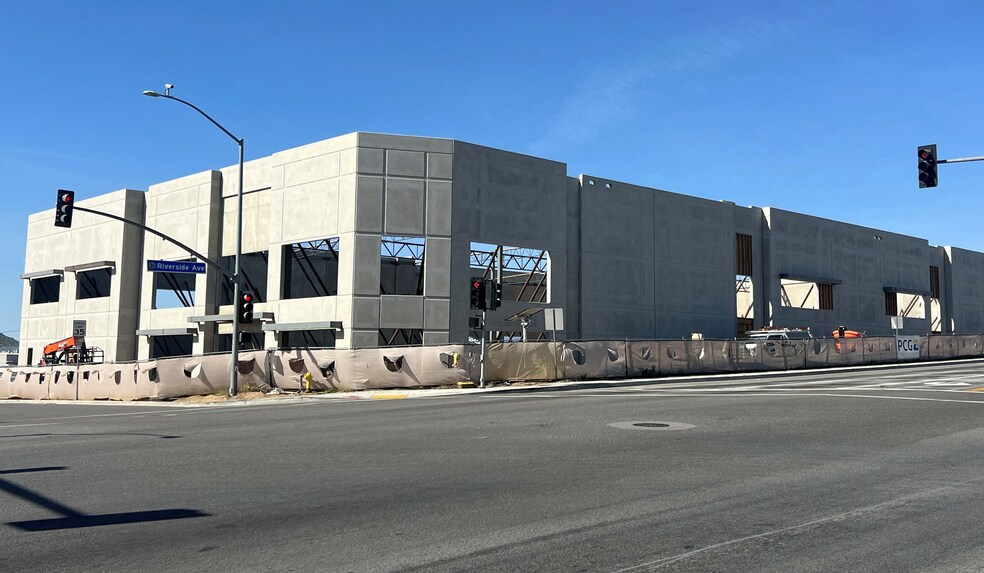 More Photos Of 100 W Resource Dr, Rialto Distribution For Lease