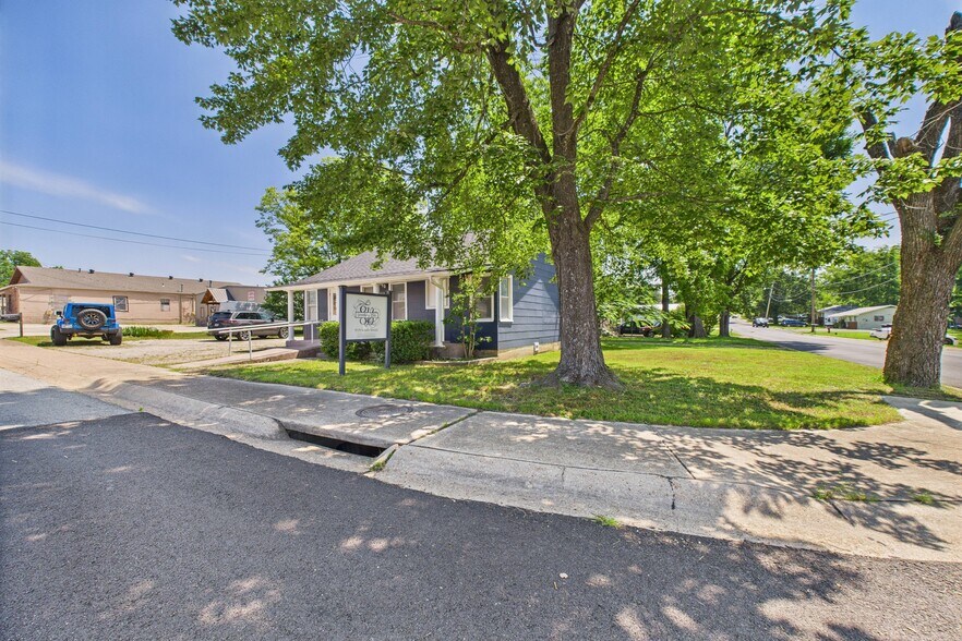 More Photos Of 919 South St, Mountain Home Freestanding For Sale