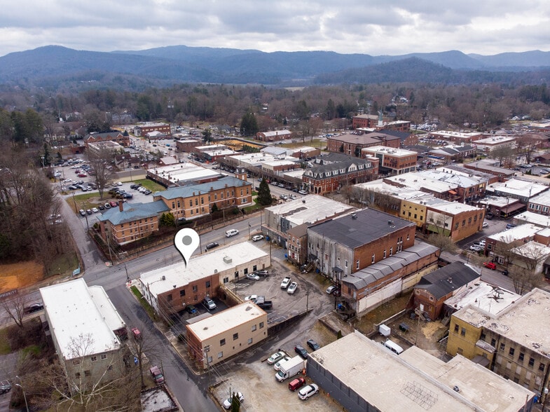 More Photos Of 37 N Broad St, Brevard Storefront Retail Office For Lease