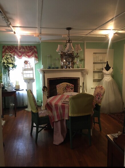 More Photos Of 20 Lewis St, Basking Ridge Freestanding For Lease