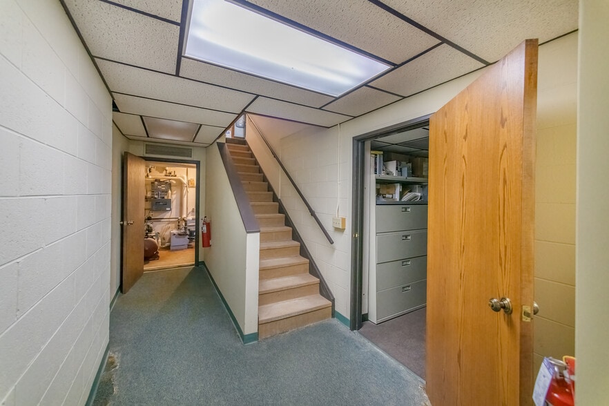 More Photos Of 100-106 S Main st, Ishpeming Bank For Sale