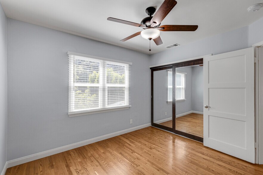 More Photos Of 646 Westminster Dr, Pasadena Multifamily For Sale