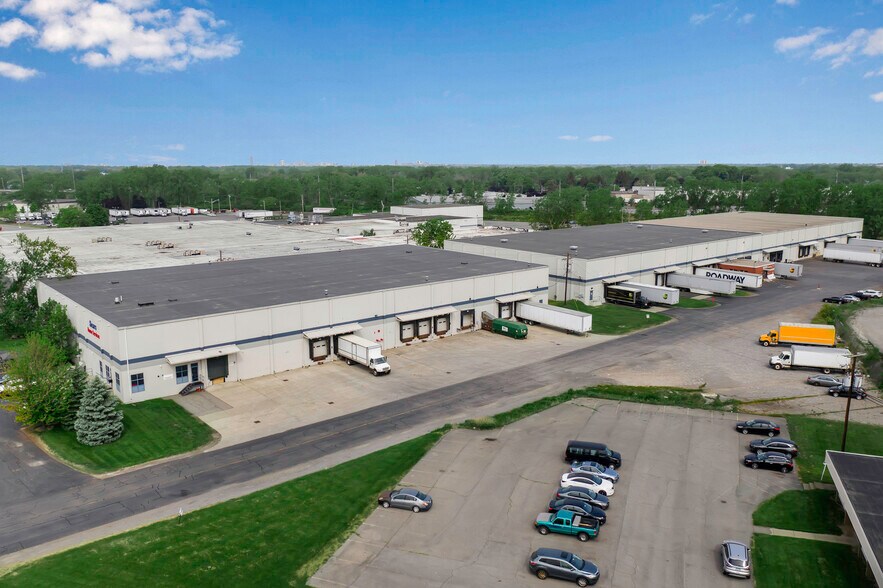 More Photos Of 40-60 Industrial Pky, Cheektowaga Warehouse For Lease