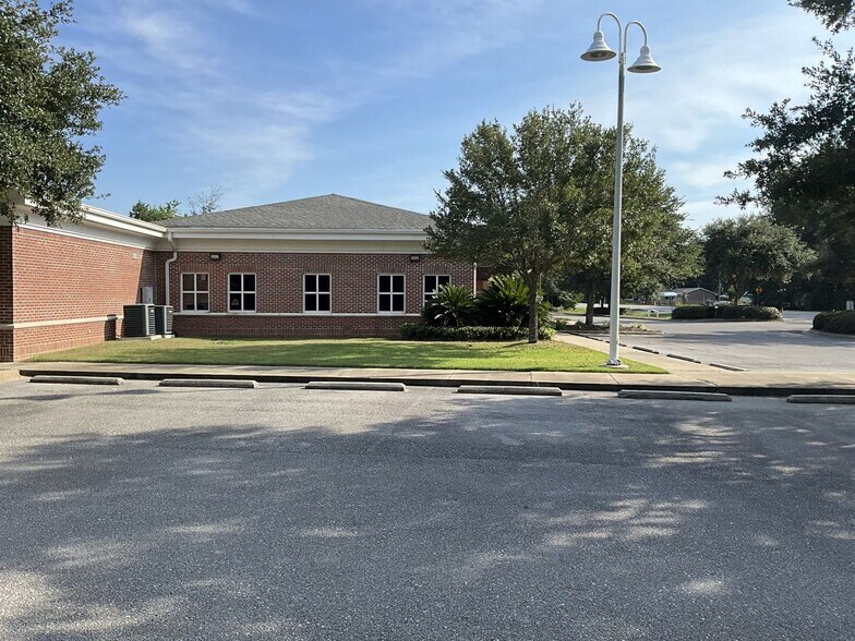 More Photos Of 5784 Chumuckla Hwy, Pace Freestanding For Sale