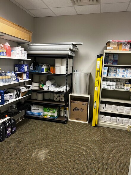 More Photos Of 1637 Athens Hwy, Grayson Office For Sale