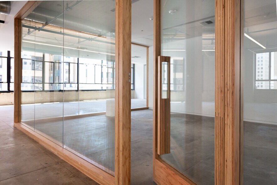 More Photos Of 755 S Los Angeles St, Los Angeles Loft Creative Space For Lease