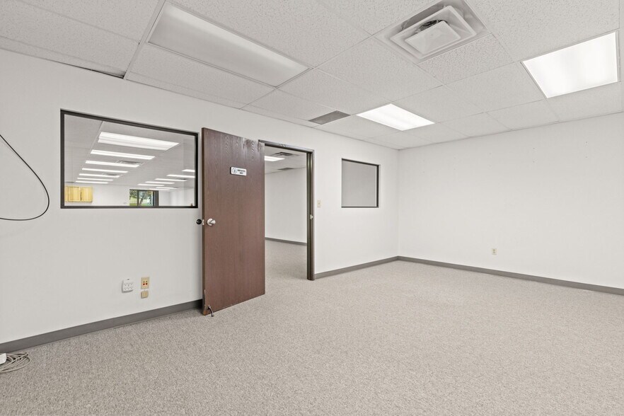 More Photos Of 1301-1333 W 121st Ave, Denver Flex For Lease