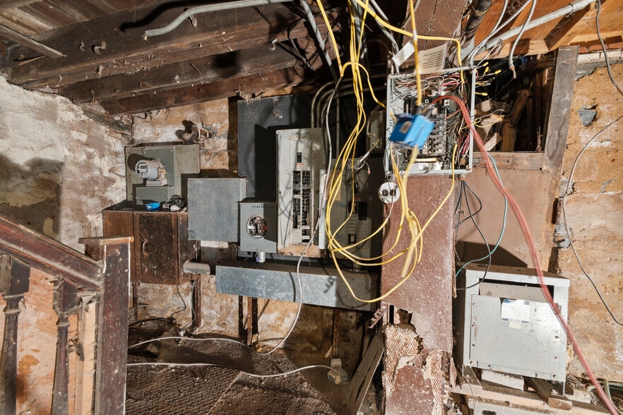 More Photos Of 800-804 W Girard Ave, Philadelphia Storefront Retail Office For Sale