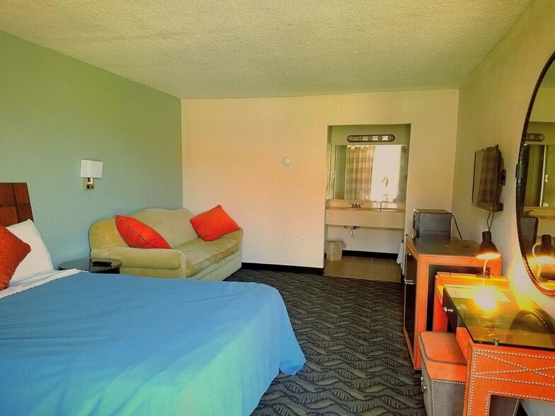 More Photos Of 852374 US Highway 17, Yulee Hotel For Sale