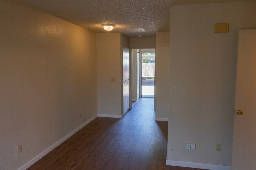 More Photos Of 1491-1499 Bellevue Rd, Atwater Apartments For Sale