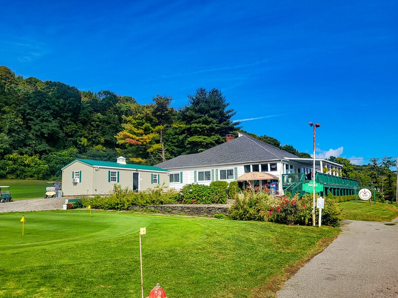 More Photos Of 27 Brooks Ln, Catskill Golf Course Driving Range For Sale