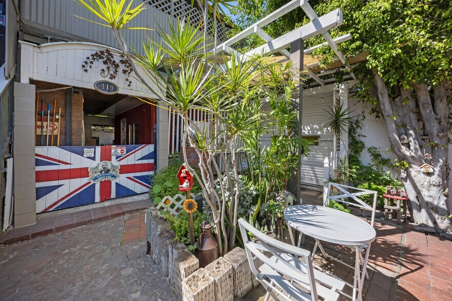 More Photos Of 419 W Commonwealth Ave, Fullerton Restaurant For Sale
