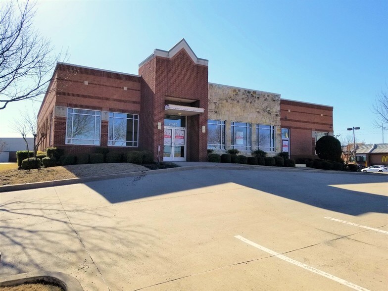 More Photos Of 7145 N George Bush Hwy, Garland Office For Sale