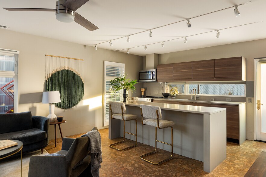 More Photos Of 161 N Garden St, Ventura Apartments For Sale