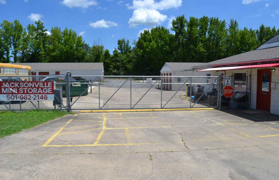 More Photos Of 401 S 1st St, Jacksonville Self Storage For Lease