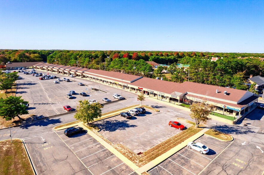 More Photos Of 2610-3000 Yorktown Blvd, Brick General Retail For Lease