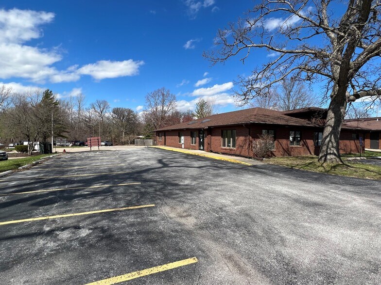 More Photos Of 608 35th Ave, Moline Medical For Lease