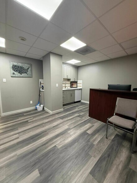 More Photos Of 8330-8350 Meadow Rd, Dallas Office For Sale