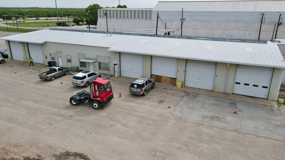 More Photos Of 2601 E Hwy 80, Abilene Office For Sale
