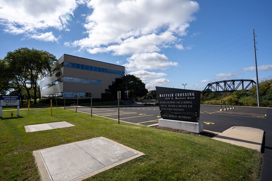 More Photos Of 1233 N Mayfair Rd, Wauwatosa Office For Lease