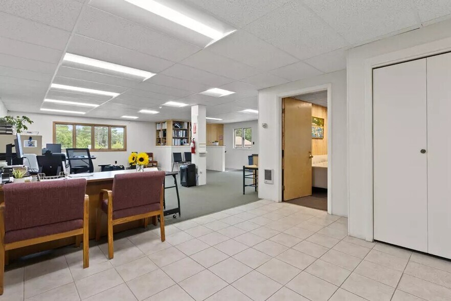More Photos Of 587 Spring St, Westbrook Office For Sale