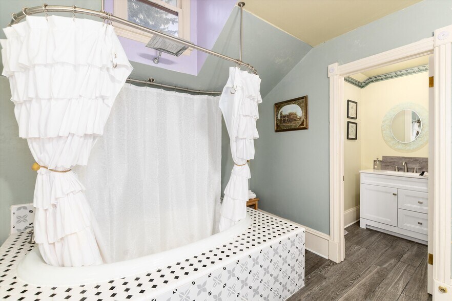 More Photos Of 200 Rose St, Georgetown Hospitality For Sale