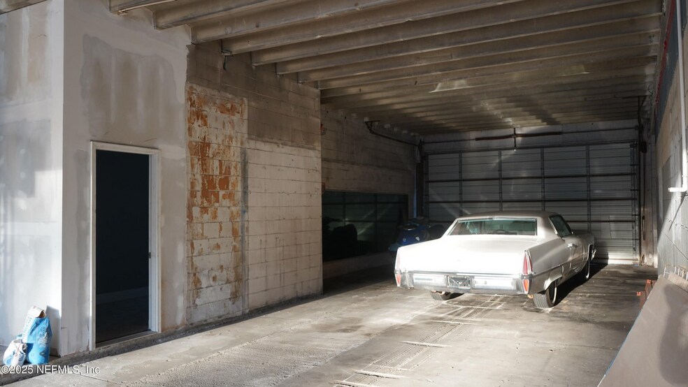 More Photos Of 3366 Philips Hwy, Jacksonville General Retail For Lease
