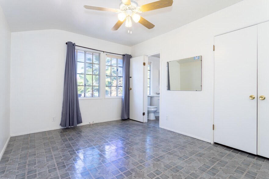 More Photos Of 9826 Columbus Ave, North Hills Apartments For Sale