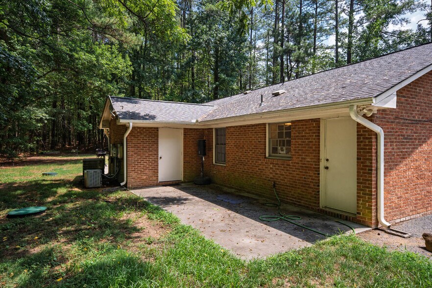 More Photos Of 547 Cedar Lake Rd, Chapel Hill Multifamily For Sale