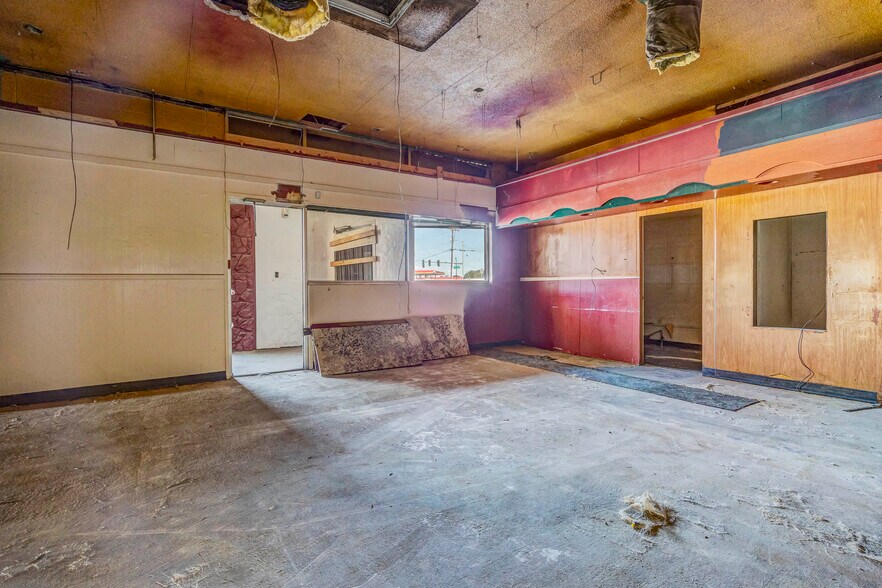 More Photos Of 101 S Gum St, Kennewick Sports And Entertainment For Sale