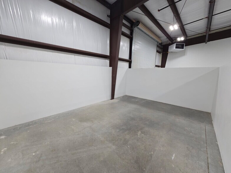 More Photos Of 9144 Florentine Road, Prescott Valley Distribution For Lease