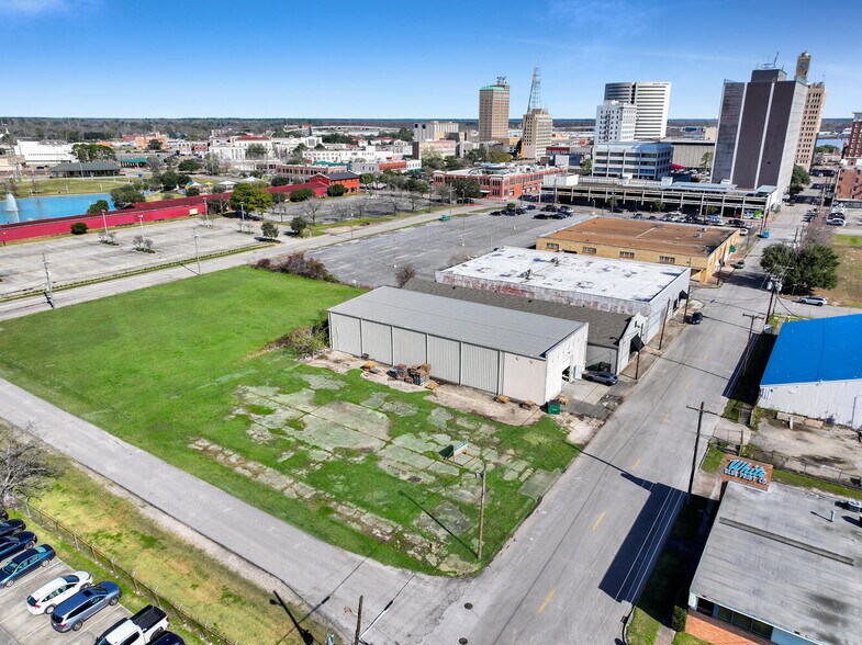 More Photos Of 740 Fannin St, Beaumont Warehouse For Lease