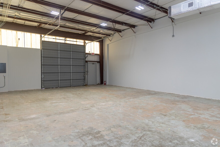 More Photos Of 5009-5015 W WT Harris Blvd, Charlotte Unknown For Lease